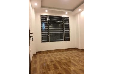 Bán nhà Lĩnh Nam, 5m ra ÔTÔ TRÁNH, 31m2 x 2.4 tỷ. LH: 0912519472
